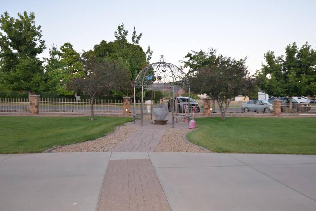 Tacit Shadow Resort Paradise Deluxe Suite, Gym, Coffee Bar, Hot-Tub, Free Laundry, Food Available Parowan Exteriör bild
