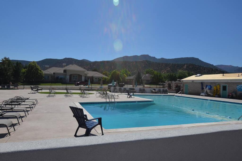 Tacit Shadow Resort Paradise Deluxe Suite, Gym, Coffee Bar, Hot-Tub, Free Laundry, Food Available Parowan Exteriör bild