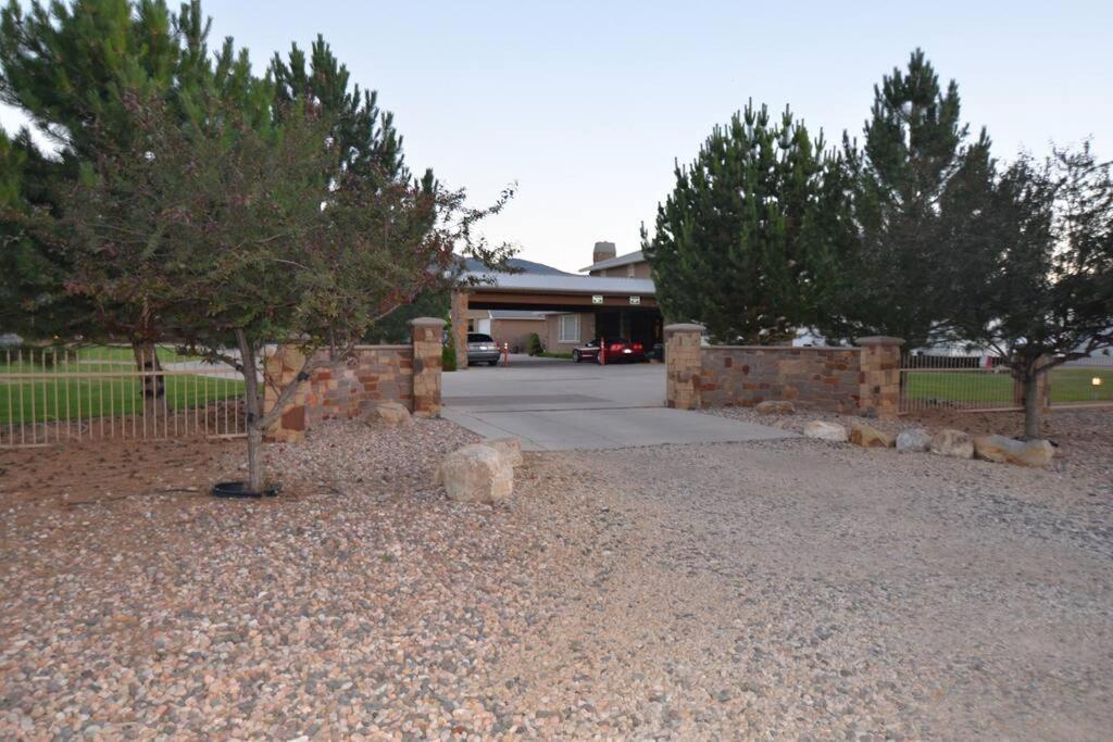 Tacit Shadow Resort Paradise Deluxe Suite, Gym, Coffee Bar, Hot-Tub, Free Laundry, Food Available Parowan Exteriör bild